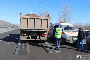 На въездах в Уфу усилен контроль за транспортными средствами, осуществляющими перевозки тяжеловесных грузов