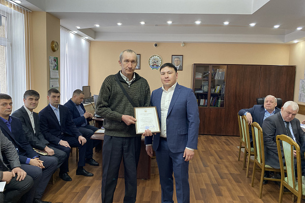Ильдар Юланов вручил водителям предприятия Благодарственные письма Правительства Башкортостана